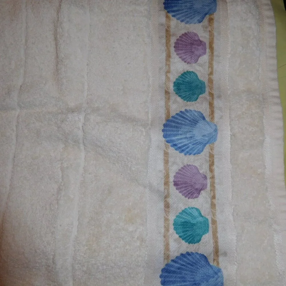 NOS SPRINGMAID KITCHEN TOWELSEASHELL PATTERN BOARDER BrAZIL MADE